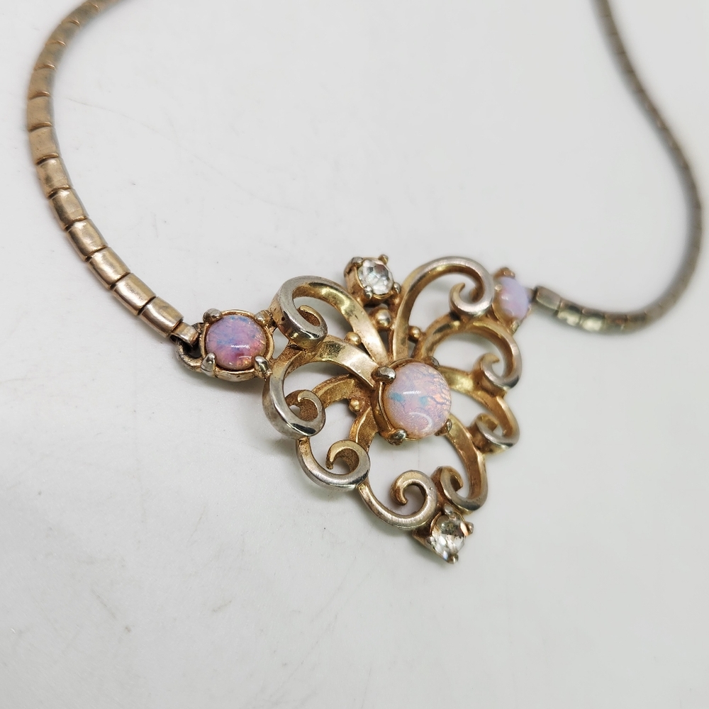 Vtg Princess Necklace Swirl Pendant Gold Tone Bar Chain Opalescent Faux Opal - Picture 3 of 7